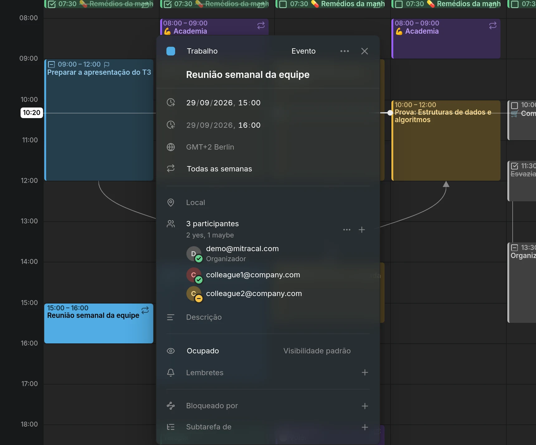 Uma entrada com três participantes, com as respostas deles mostradas como emblemas nos avatares